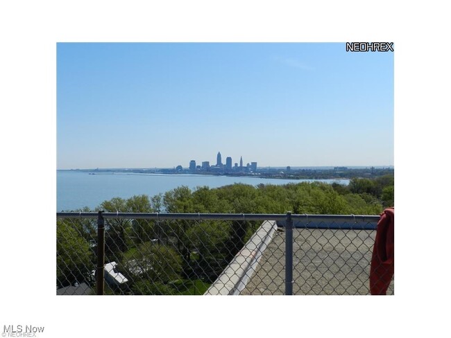 Building Photo - 11720 Edgewater Dr