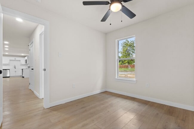 Building Photo - Lease Opportunity in Arlington!