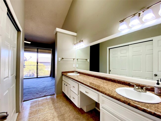 Building Photo - 1804 Capital Pkwy