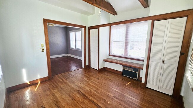 Building Photo - Duplex in the heart of historic NW OKC!