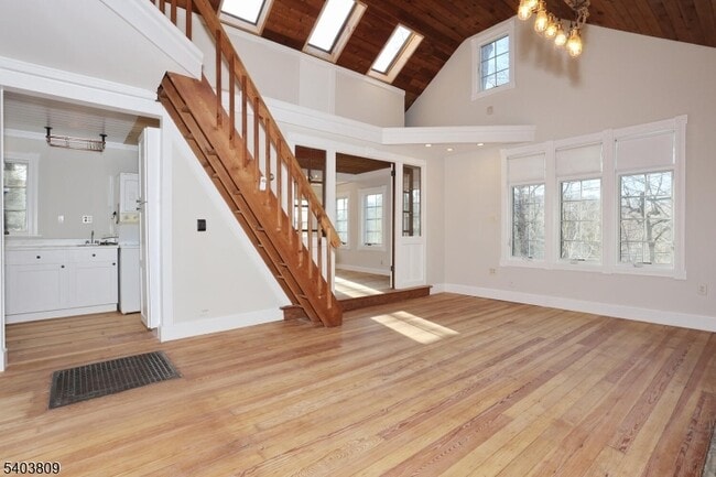 Building Photo - 140 Cupsaw Dr