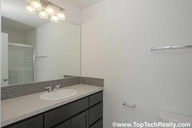 Building Photo - Beautiful North Bethany 3BR 2.5BA Townhome! Great Location, A+Schools!