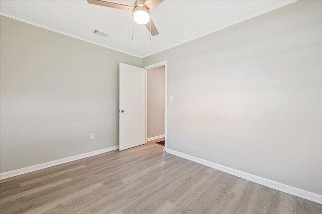 Building Photo - Recently Renovated 2-Bedroom Home – 1.5 Mi...