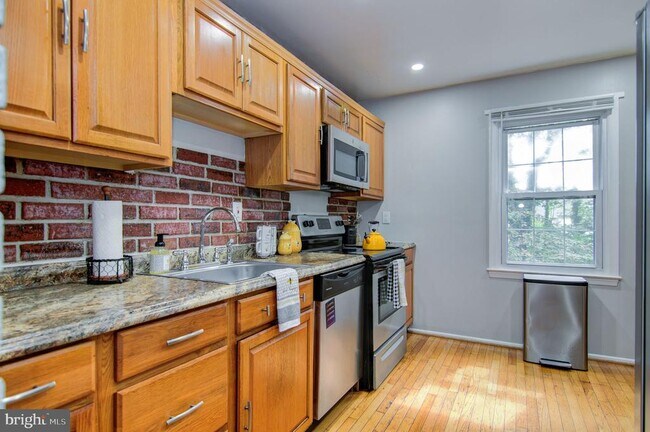 Building Photo - 7763 Durer Ct