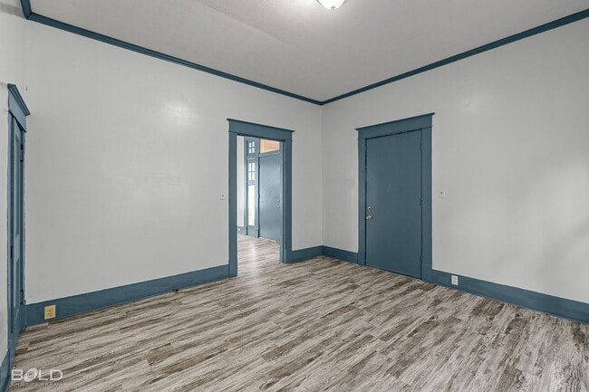 Building Photo - 3 Bedroom 1 Bath