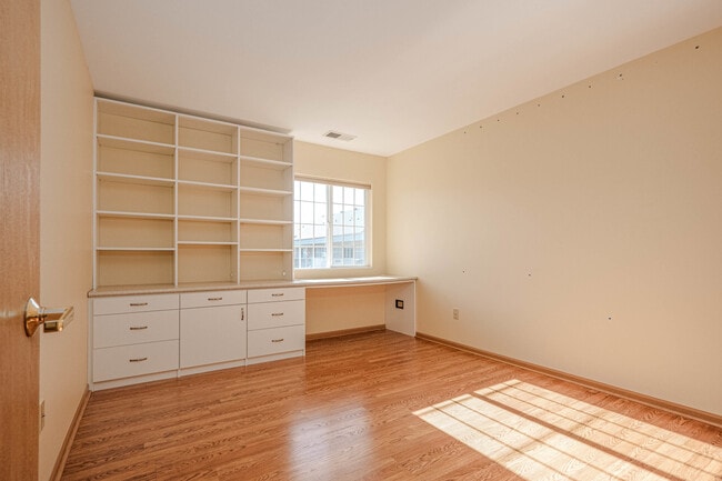 Building Photo - 801 N McLean Blvd