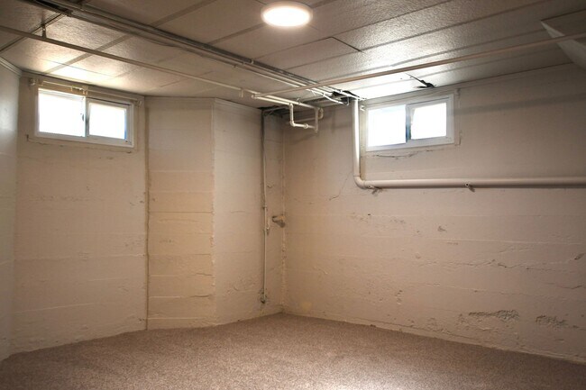 Building Photo - Central Park Home For Rent