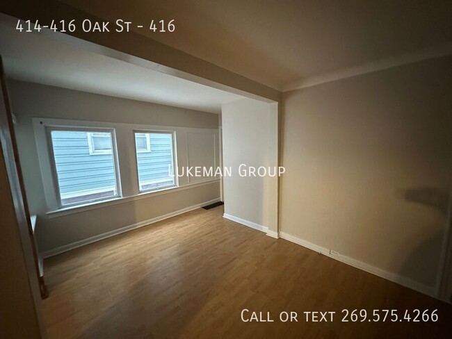 Building Photo - 416 Oak - 5 Bed/3 Bath Unit Near WMU/K Col...