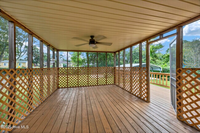Building Photo - 313 Monterey Dr