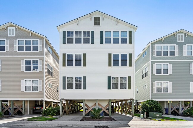 Building Photo - Live on the Island with a View of the Ocean