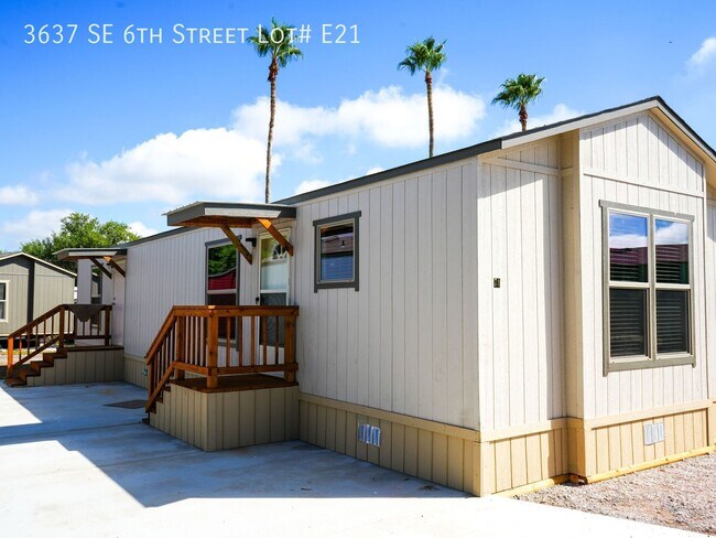 Building Photo - 3637 SE 6th St