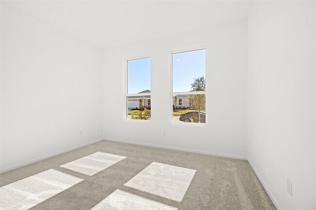 Building Photo - 823 Heaven Dr