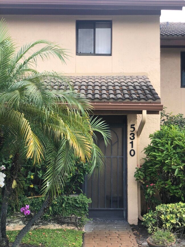 Building Photo - 5310 Fountains Dr S