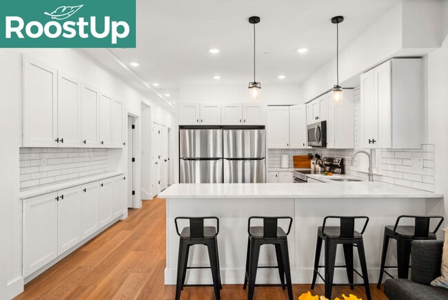 Building Photo - Furnished Bedroom with Private Bath in Jamaica Plain