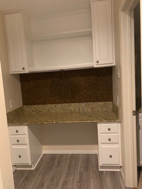 VANITY AREA - 3949 Buena Vista St
