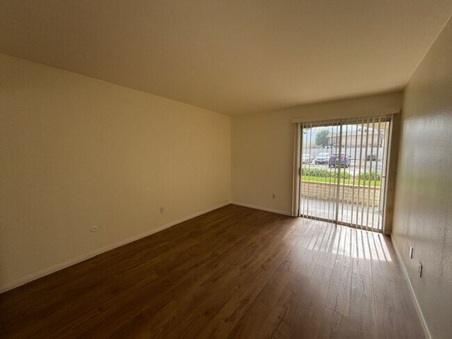 Building Photo - Spacious 1BD/1BA Mission Plaza Condo with Resort-Style Amenities in Prime Mission Valley Location