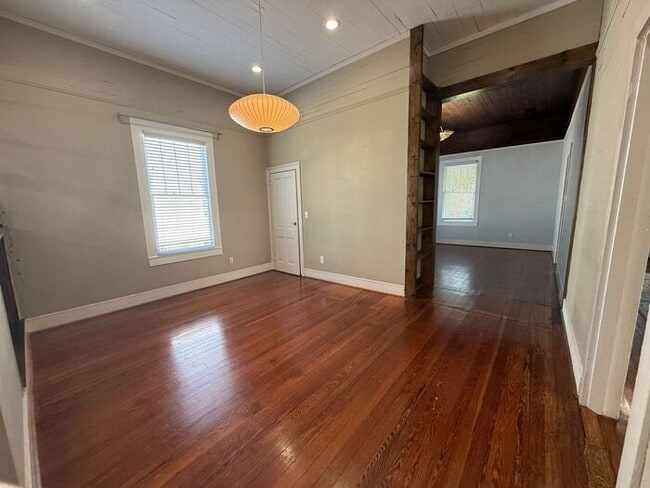 Building Photo - Pensacola - East Hill / Downtown - 4 bedro...