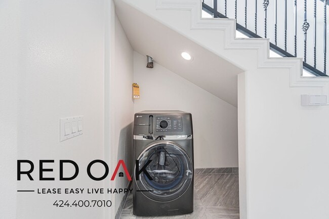 Building Photo - 2017 S Centinela Ave