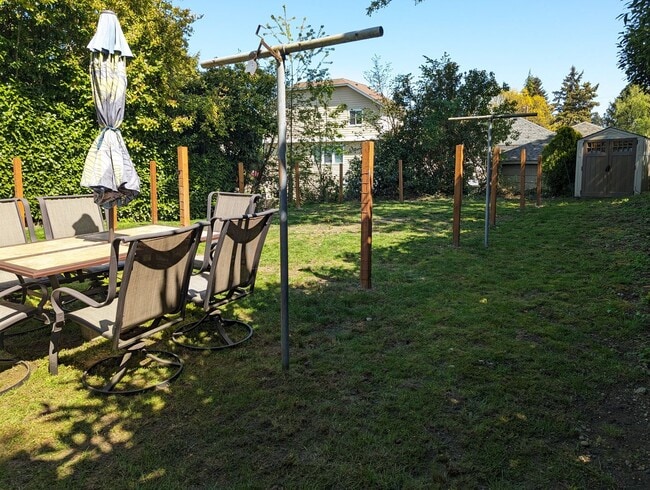 Building Photo - Updated 3 Bedroom Charmer in the Heart of ...