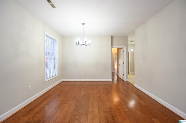 Building Photo - 1525 Jacobs Cir