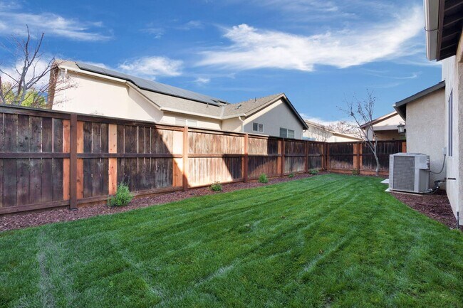 Building Photo - 5629 N Citrus Ln