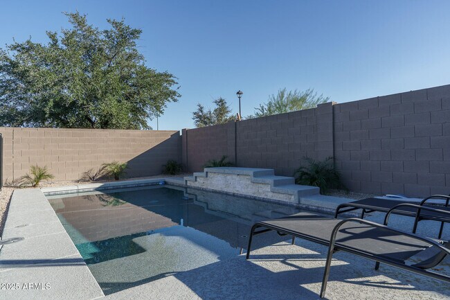 Building Photo - 15011 N 55th Dr