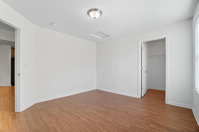 Building Photo - 5468 Nottinghamshire Ln