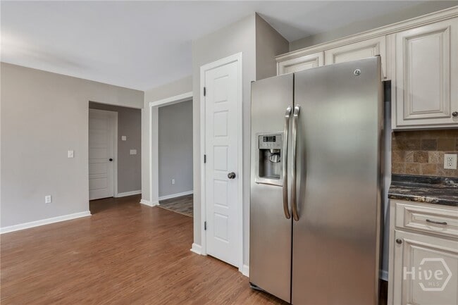 Building Photo - 205 Abigail Cir
