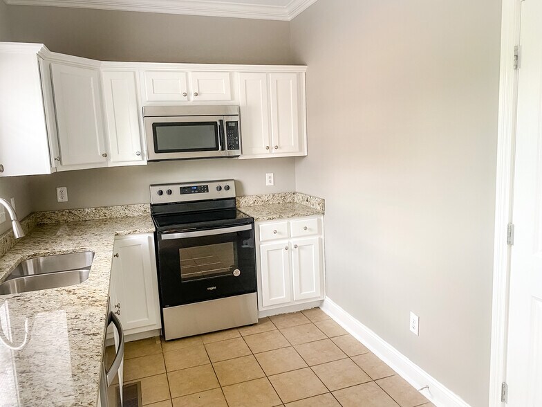 Building Photo - 1137 Unity Dr