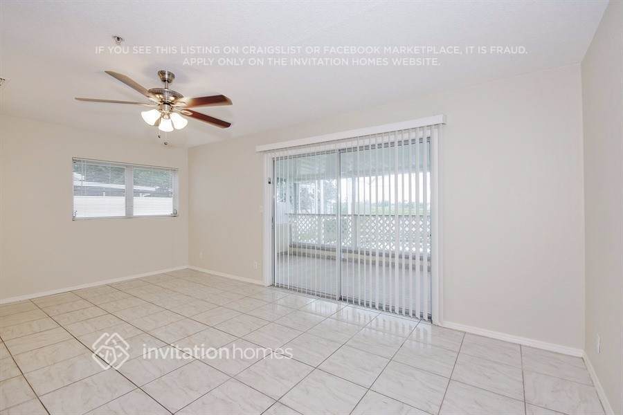 Building Photo - 3253 Little Sound Dr