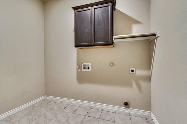 Building Photo - 932 Lake Cypress Ln