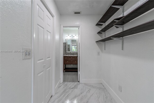 Building Photo - 1031 Adams Ave