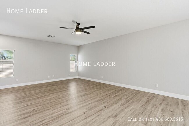 Building Photo - 2576 W Preserve Way