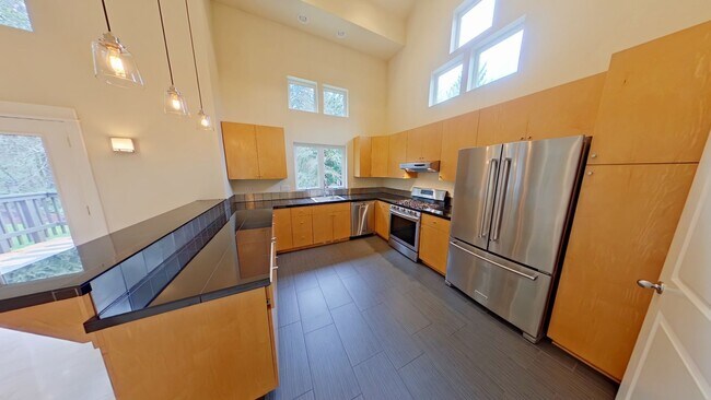 Building Photo - South Eugene Modern Home