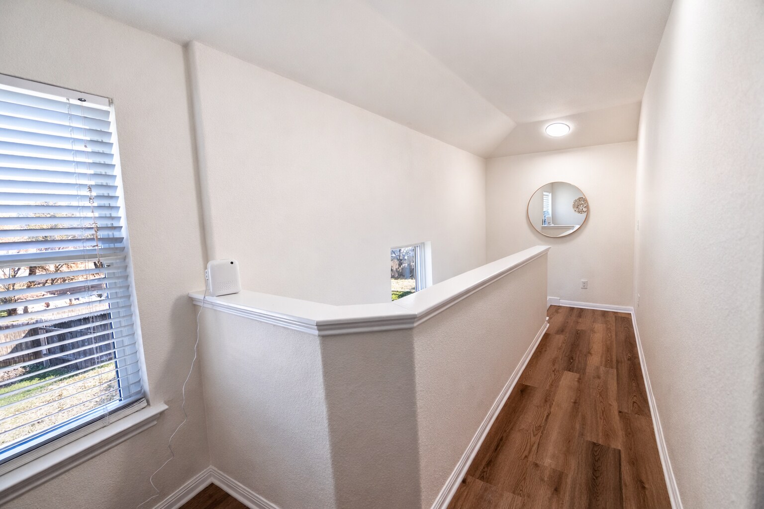 Building Photo - Room in Condo on Red Bud Ridge Ln