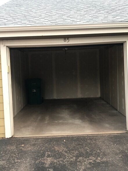Building Photo - 6021 Castlegate Dr W