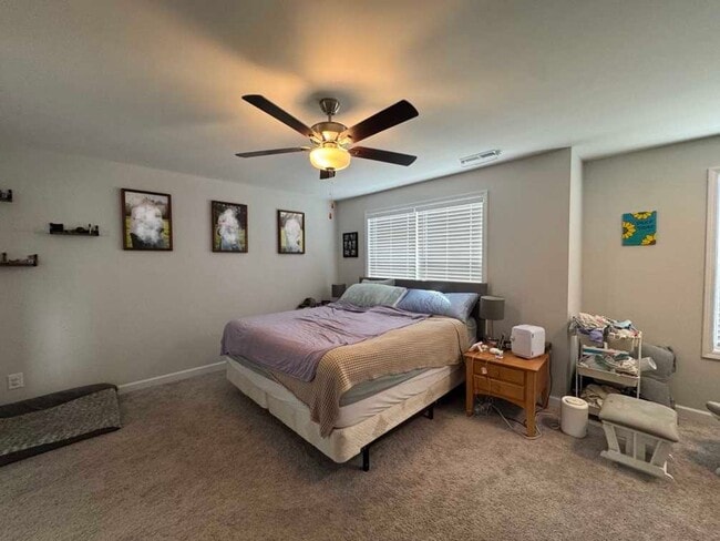 Building Photo - Stunning 4 Bed Home with Fenced Backyard