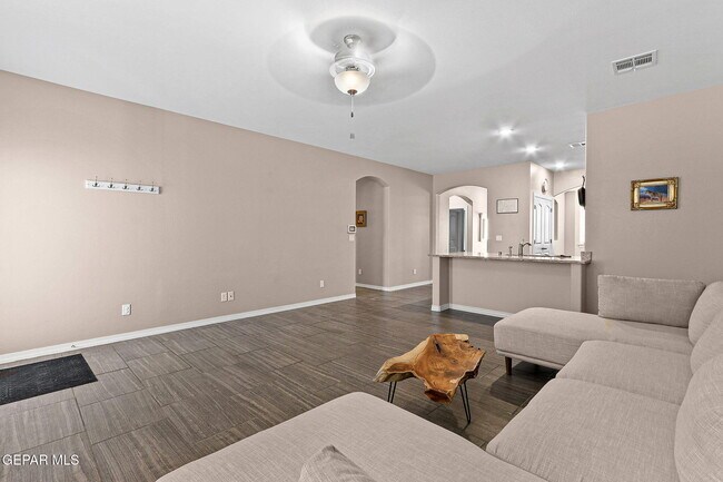 Building Photo - 14439 Eastbrook Dr