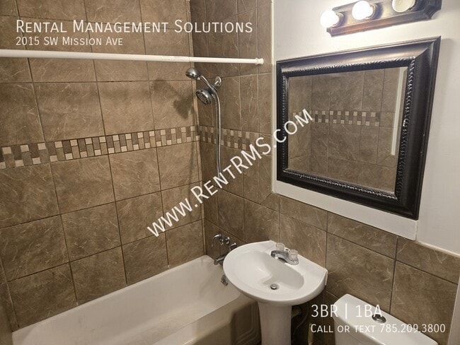 Building Photo - 2015 SW Mission Ave