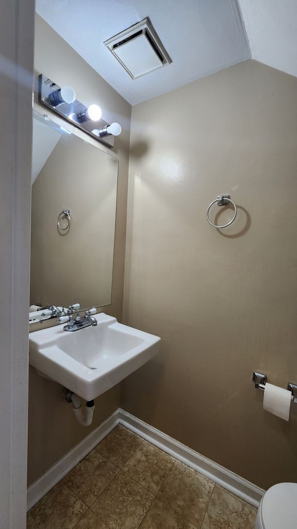 Building Photo - Rosemont Forest