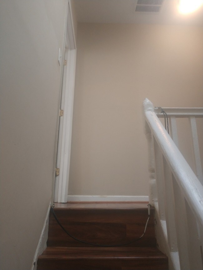 Stairs - 402 E Lorraine Ave