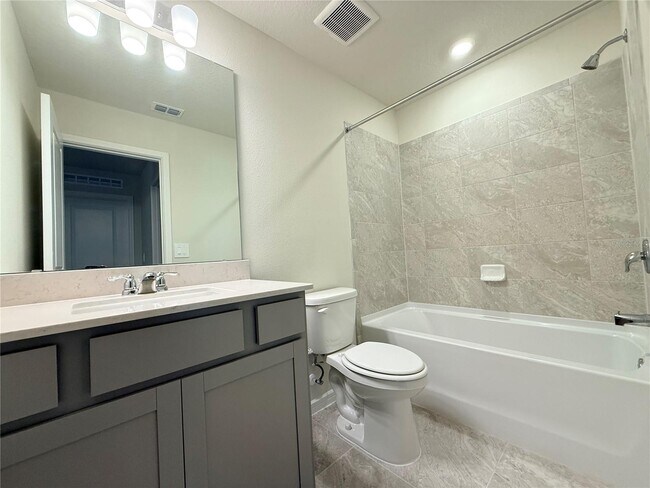 Building Photo - 2346 Southbury Dr