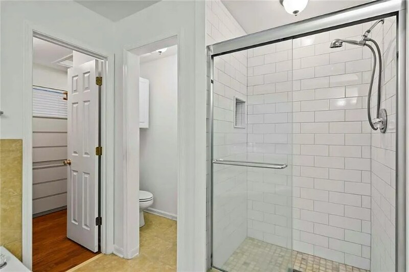 Building Photo - 888 Saddlebred Way