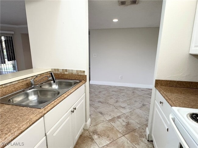 Building Photo - 169 Santa Clara Dr