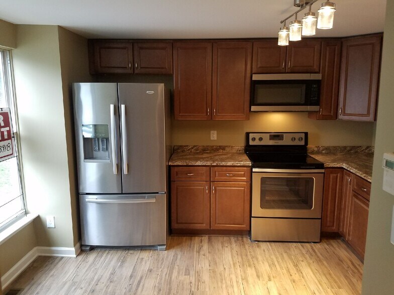 Building Photo - 1701 Kayla Ct
