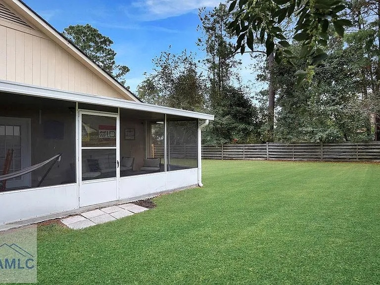 Building Photo - 669 Windhaven Dr