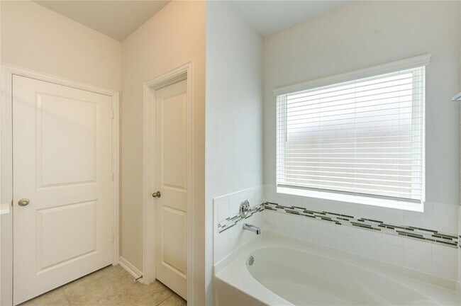 Building Photo - 20951 New Proper Dr