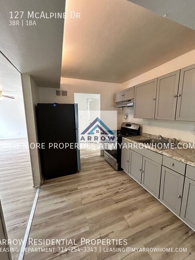 Building Photo - 127 McAlpine Dr-