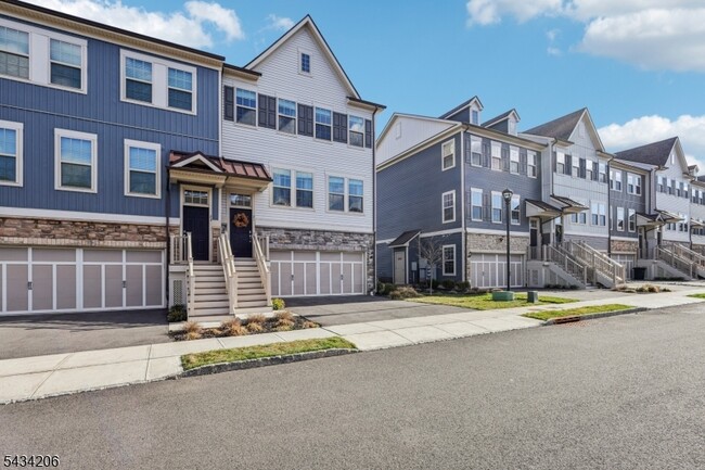 Building Photo - 21 Dahlia Dr