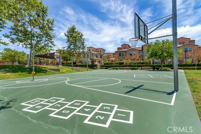 Building Photo - 30 Finch